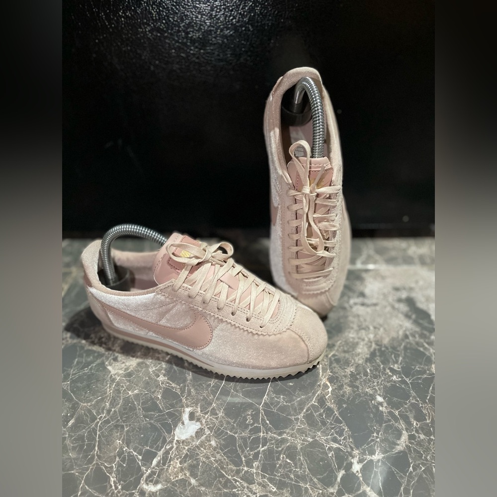 🩰Nike Cortez suede and leather-trimmed velvet size 6